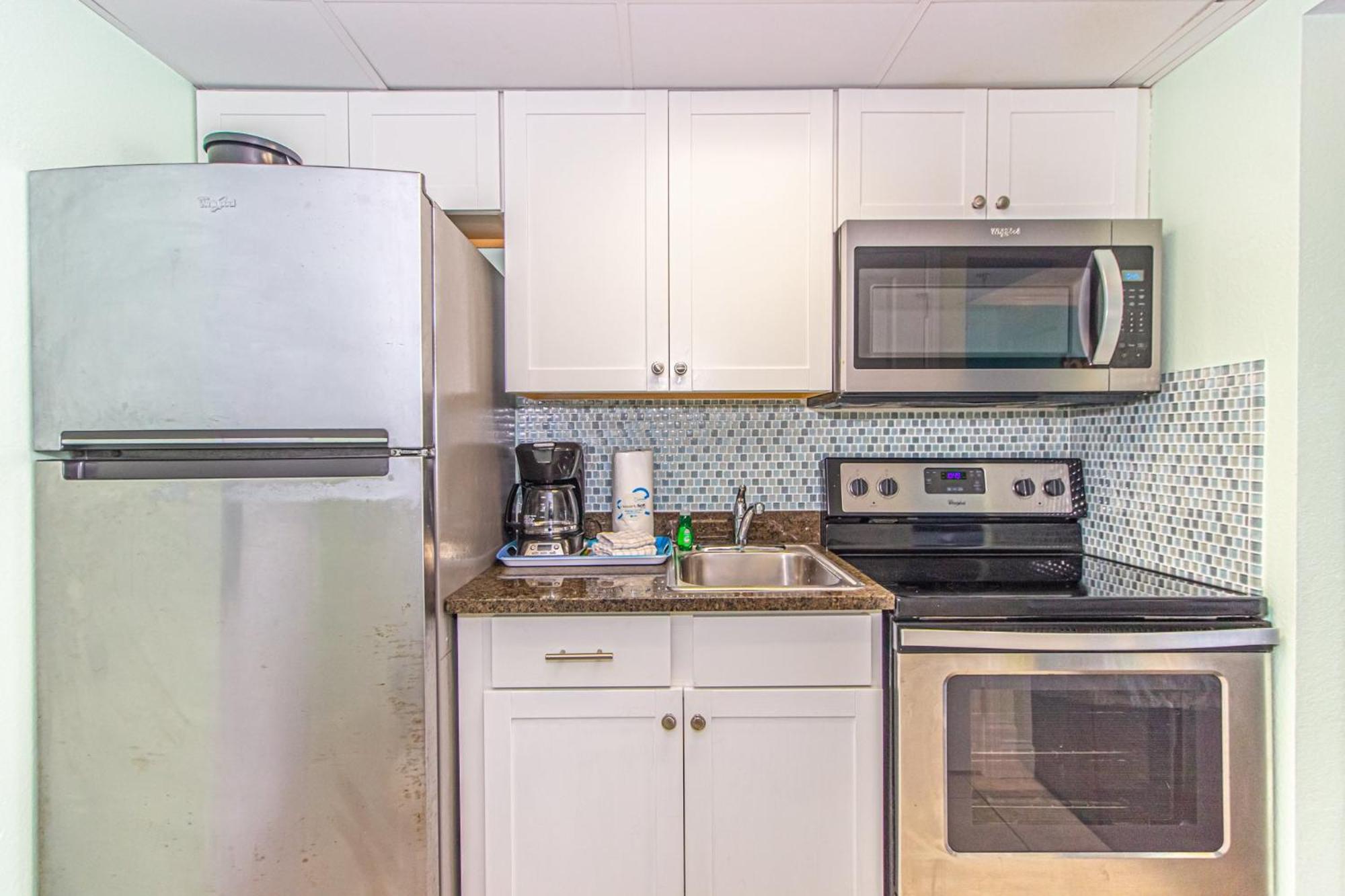 Oversized Ocean View Queen Suite With Beautiful Fireplace And Accents - Sleeps 4 Guests! Myrtle Beach Habitación foto