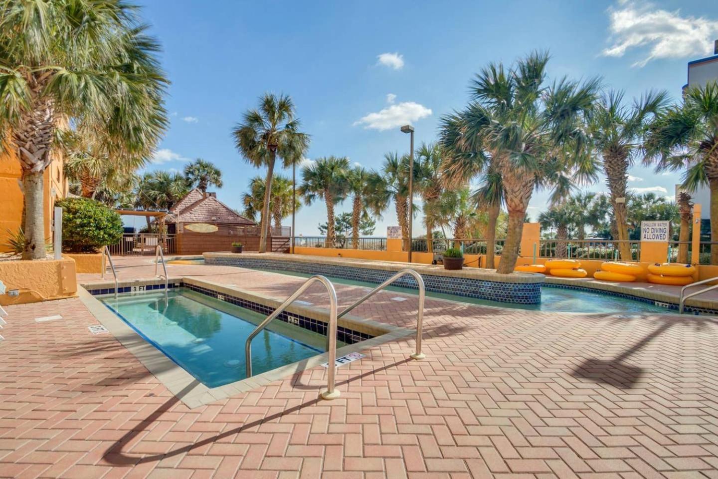 Oversized Ocean View Queen Suite With Beautiful Fireplace And Accents - Sleeps 4 Guests! Myrtle Beach Habitación foto