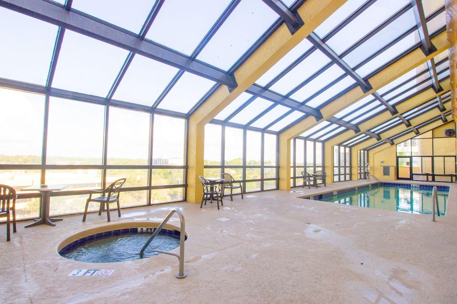 Oversized Ocean View Queen Suite With Beautiful Fireplace And Accents - Sleeps 4 Guests! Myrtle Beach Habitación foto