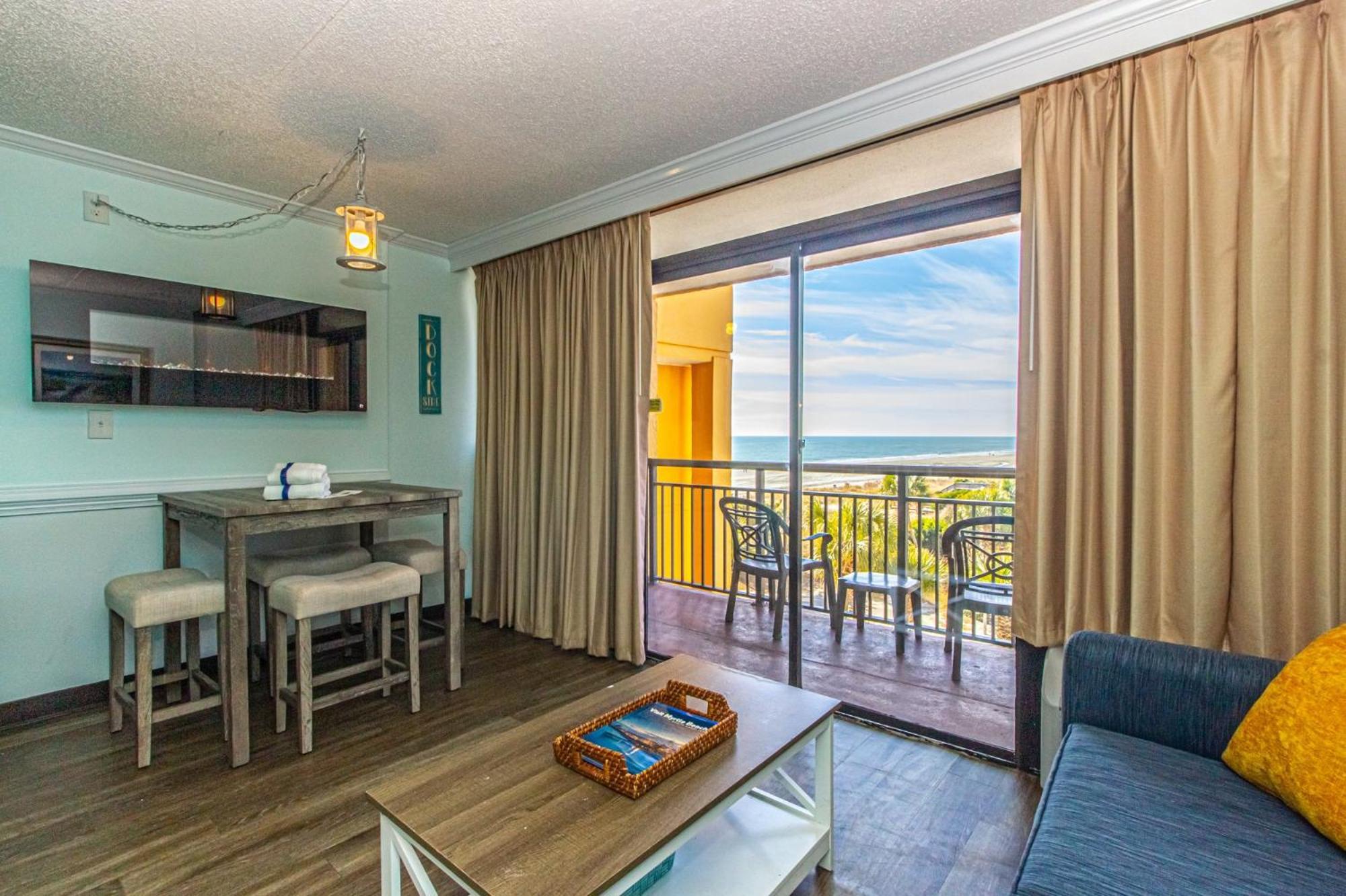 Oversized Ocean View Queen Suite With Beautiful Fireplace And Accents - Sleeps 4 Guests! Myrtle Beach Habitación foto