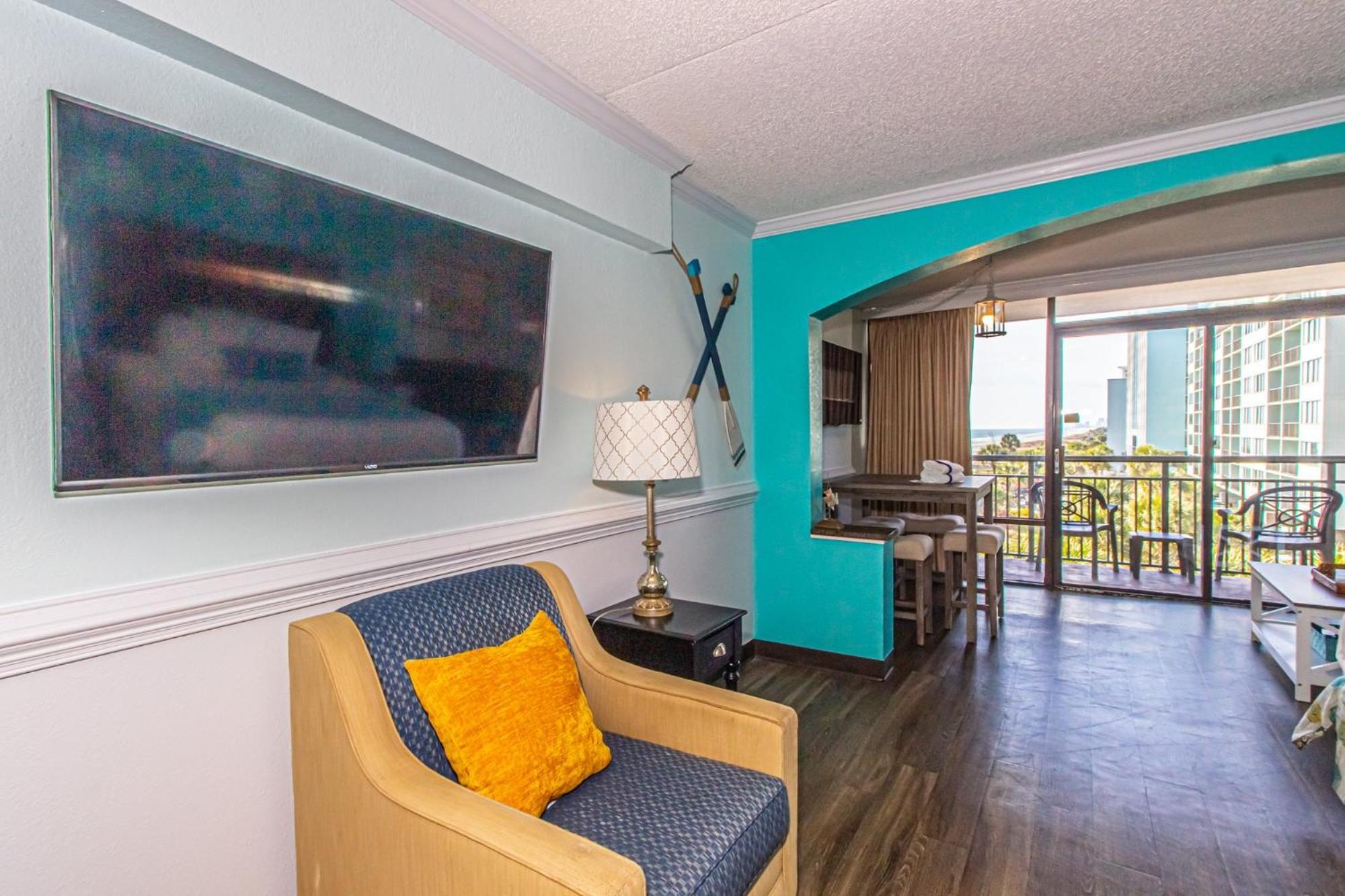 Oversized Ocean View Queen Suite With Beautiful Fireplace And Accents - Sleeps 4 Guests! Myrtle Beach Habitación foto