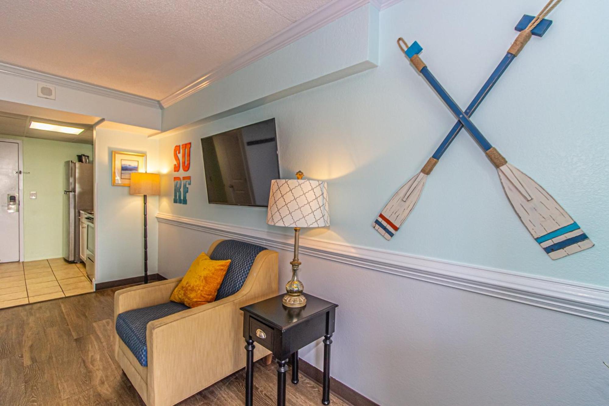 Oversized Ocean View Queen Suite With Beautiful Fireplace And Accents - Sleeps 4 Guests! Myrtle Beach Habitación foto