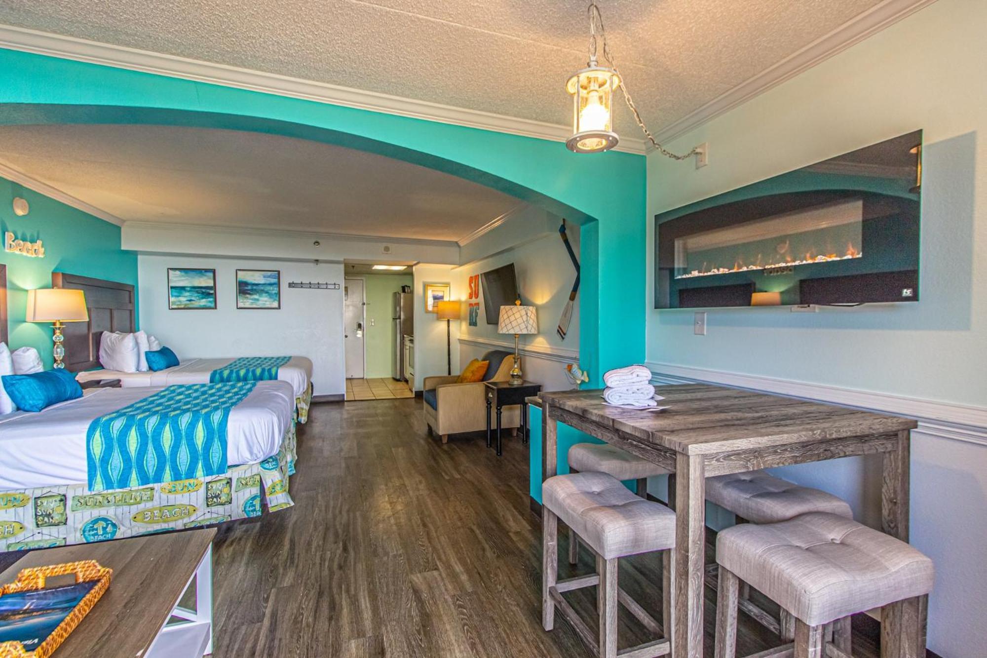 Oversized Ocean View Queen Suite With Beautiful Fireplace And Accents - Sleeps 4 Guests! Myrtle Beach Habitación foto